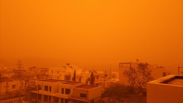 Από την Κρήτη ως την Πρέβεζα: Η αφρικανική σκόνη ”σκέπασε” την Ελλάδα