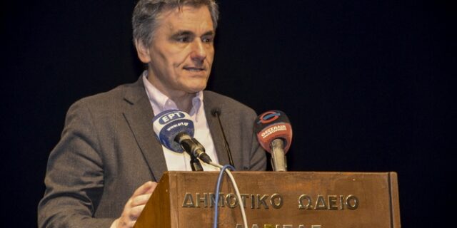 Τσακαλώτος σε Λαρισαίους: Πίνετε τσίπουρο με γλυκάνισο αλλά κανείς δεν είναι τέλειος