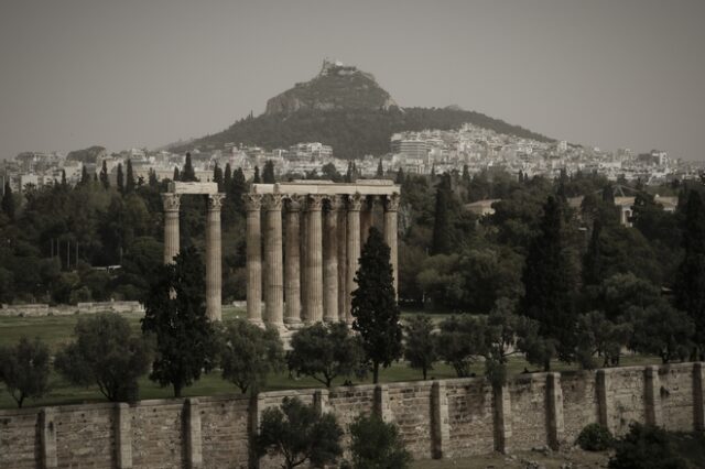 Βροχές στα νησιά και τη βόρεια Ελλάδα – Συνεχίζει η αφρικανική σκόνη