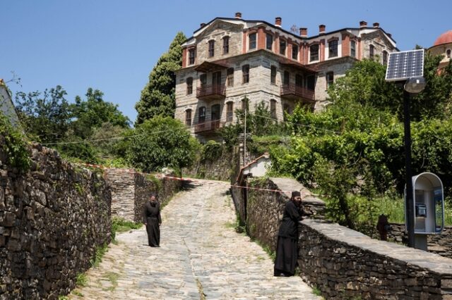 Το τουριστικό περιοδικό Vokrug Sveta εξυμνεί το Άγιο Όρος