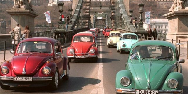 ‘Πεθαίνει ο σκαραβαίος’: H Volkswagen ανακοίνωσε το τέλος του θρυλικού beetle