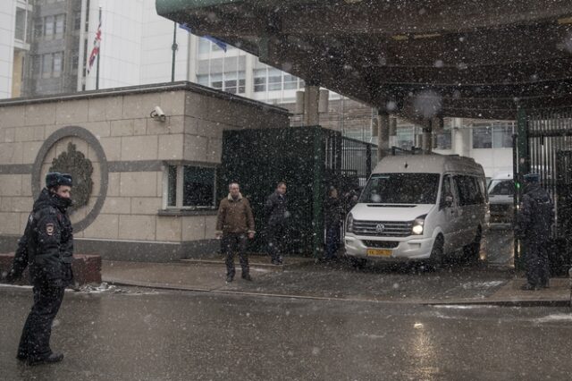 Υπόθεση Σκριπάλ: Έφυγαν από την Ρωσία οι απελαθέντες Βρετανοί διπλωμάτες