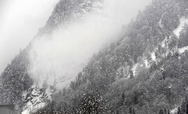 Κασμίρ: Τουλάχιστον 5 νεκροί από χιονοστιβάδα