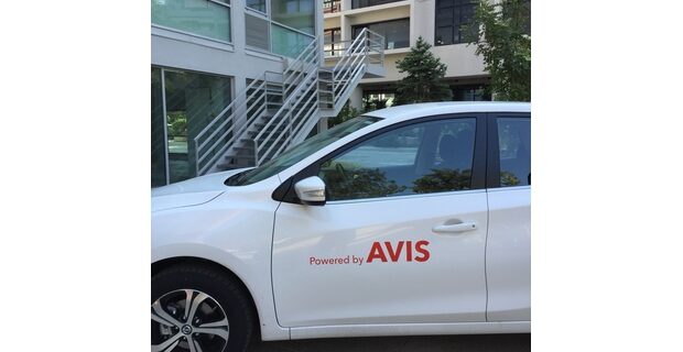 Αξίζουν τα 135 δευτερόλεπτα που αφιερώνεις στο κινητό σου να τρακάρεις;