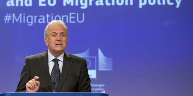 Αβραμόπουλος: Προσηλωμένη η Κομισιόν στην αλλαγή του κανονισμού του Δουβλίνου