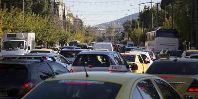 Μποτιλιάρισμα στην Αθήνα εξαιτίας τροχαίου στο ύψος του Κεράνη