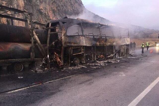 Τουρκία: Πολύνεκρη τραγωδία από σύγκρουση λεωφορείου με φορτηγό