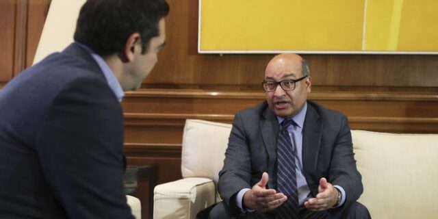 Τσακραμπάρτι: Υποστηρίζω την καθαρή έξοδο της Ελλάδας από το πρόγραμμα