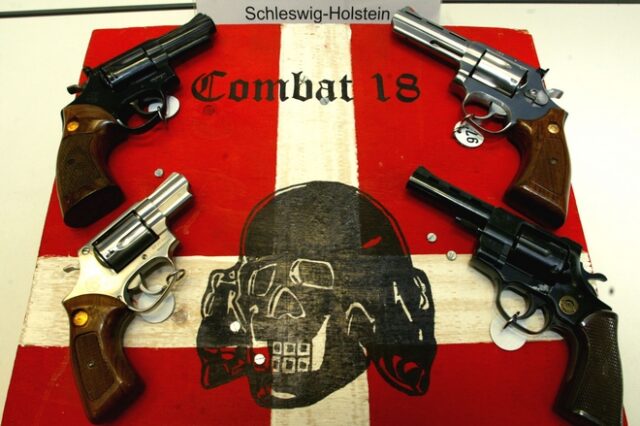 Μέλη της χιτλερικής ‘Combat 18’ και ‘Ανένταχτοι Μαιάνδριοι Εθνικιστές’ ανάμεσα στους συλληφθέντες
