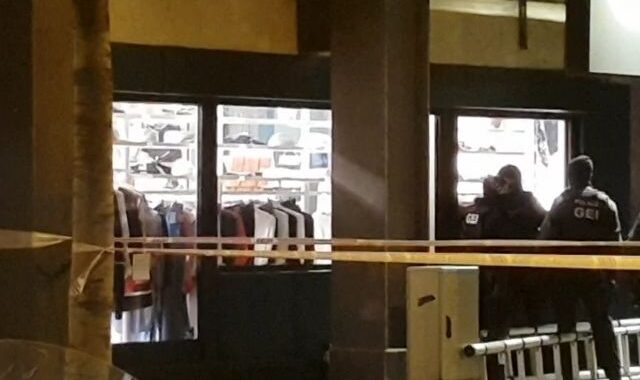 Βαρκελώνη: Άνδρας κρατούσε όμηρο γυναίκα στο προξενείο του Μάλι