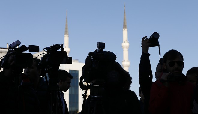 Συνεχίζεται η δίκη κατά της Cumhuriyet: Δεν το βάζουν κάτω οι δημοσιογράφοι στην Τουρκία