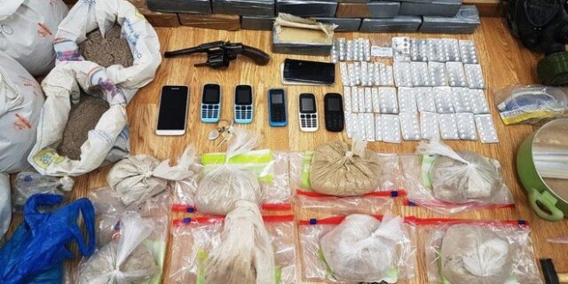 Συνελήφθη ζευγάρι που νόθευε και διακινούσε ηρωίνη στην Αττική