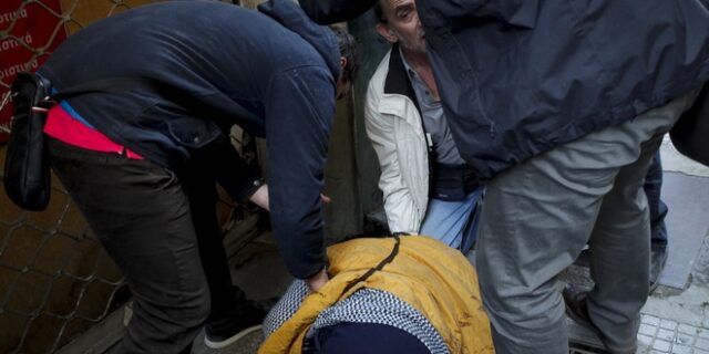 Διοικητική έρευνα διέταξε η ΕΛ.ΑΣ. για το ‘ξύλο’ στο συμβολαιογραφείο της Αθήνας