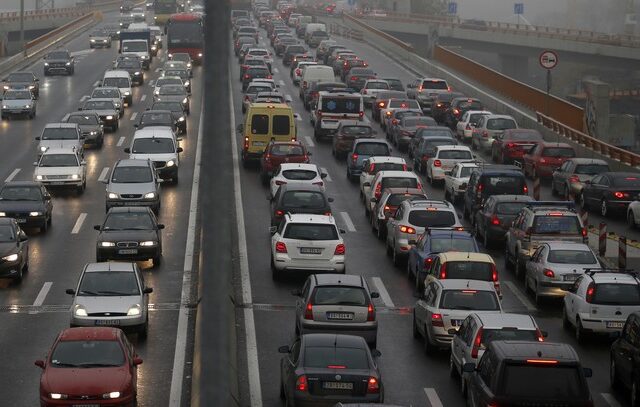 Έρευνα: Ζημία 40-50 δισ. ευρώ στην ΕΕ από λάθος φορολόγηση των ρύπων των οχημάτων