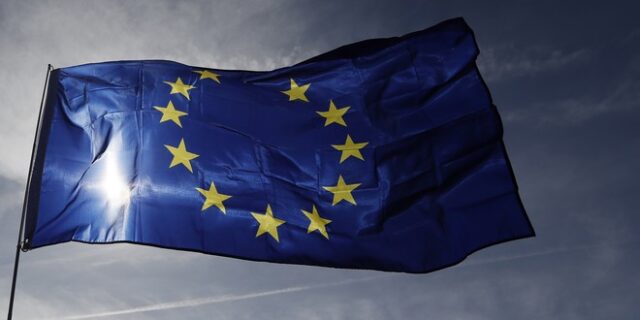 Τι προτείνουν τα διαφορετικά “στρατόπεδα” για τις μεταρρυθμίσεις στην ευρωζώνη