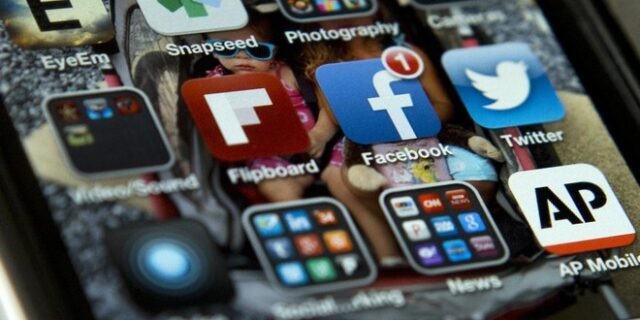 Θεριεύει το κίνημα “delete Facebook”