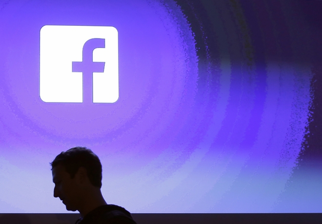 ΗΠΑ: Γερουσία καλεί Ζάκερμπεργκ για το σκάνδαλο του Facebook