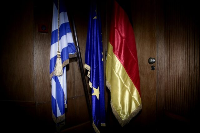 SZ: ‘Τιμωρεί’ η Γερμανία την Κομισιόν λόγω Ελλάδας;
