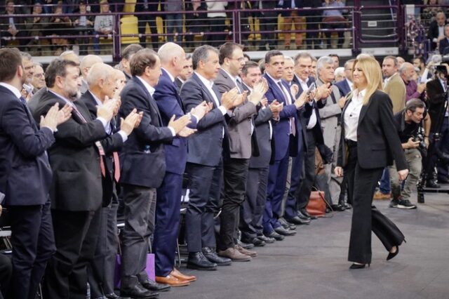 Συνέδριο Κινήματος Αλλαγής: Τα γιουχαΐσματα στον Λεβέντη, η μάχη του χειροκροτήματος και μια απουσία