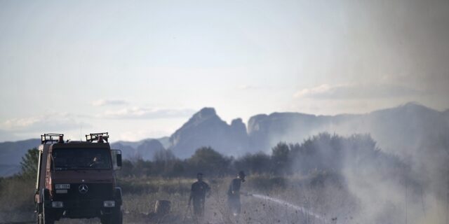 Συλλήψεις στην Ηλεία για εμπρησμό – Έκαιγαν κλαδιά και καλαμιές και έβαλαν φωτιά