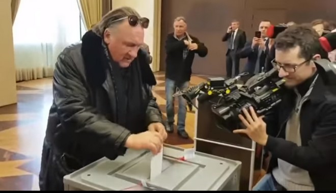 “Δαγκωτό” στον Πούτιν από το Ζεράρ Ντεπαρντιέ – Ψήφισε για πρώτη φορά ως Ρώσος πολίτης