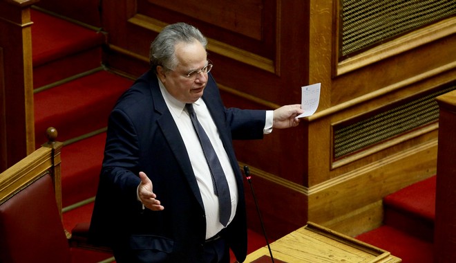 Δεν επιβεβαιώνει ο Κοτζιάς ότι είπε στη Βουλή πως “θα αργήσει η επιστροφή των δύο Ελλήνων”