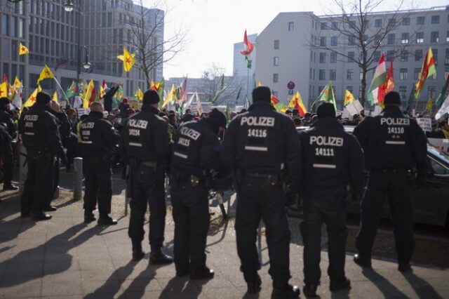 Γερμανία: Σοβαρά επεισόδια σε διαδήλωση υπέρ των Κούρδων