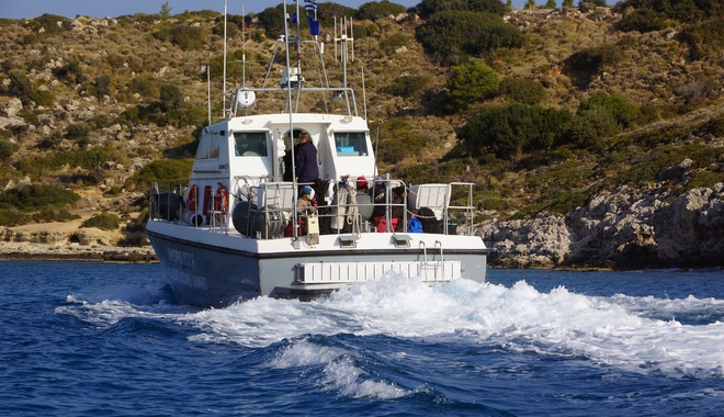 Ακυβέρνητο ιστιοφόρο νότια της Κέας