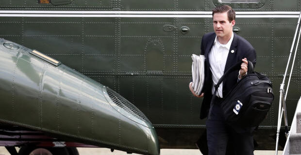 John McEntee: Αποπέμφθηκε στενός συνεργάτης του Τραμπ για σοβαρά οικονομικά αδικήματα