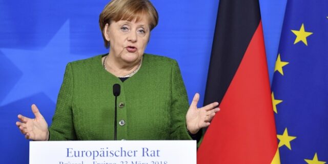Μέρκελ: “Απαραίτητη και κατάλληλη ενέργεια” η επίθεση στη Συρία