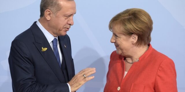 Τηλεφωνική επικοινωνία Μέρκελ – Ερντογάν για προσφυγικό και τρομοκρατία