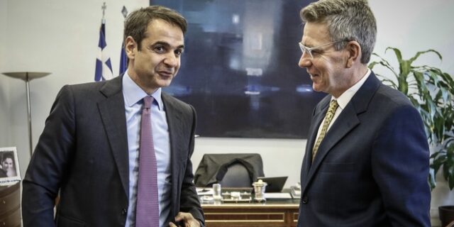 Τρίτη κατά σειρά συνάντηση Μητσοτάκη και Αμερικανού πρέσβη