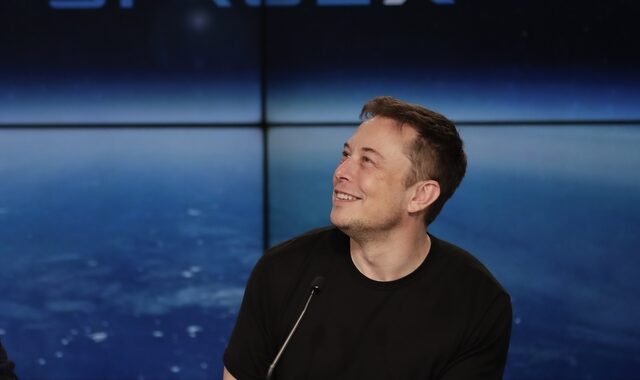 Ο Έλον Μασκ διέγραψε τη σελίδα του SpaceX στο Facebook