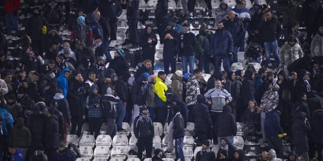Μέσω ασθενοφόρου πέρασε το σκούτερ στις εξέδρες της Τούμπας
