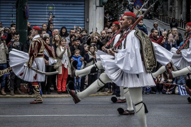 Η στρατιωτική παρέλαση μάζεψε όλο το “χαρτί” στην τηλεθέαση