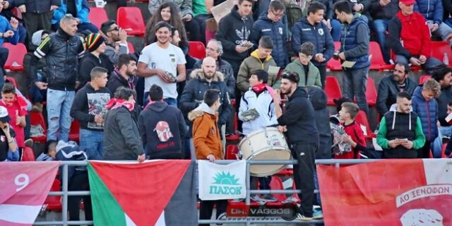 Φωτογραφική τελειότητα: Σημαία του ΠΑΣΟΚ στον τελικό Κυπέλλου Ηλείας