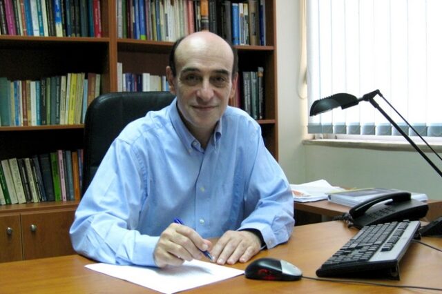 Πετράκης: Πιθανή η προληπτική γραμμή μαζί με ‘μαξιλαράκι’