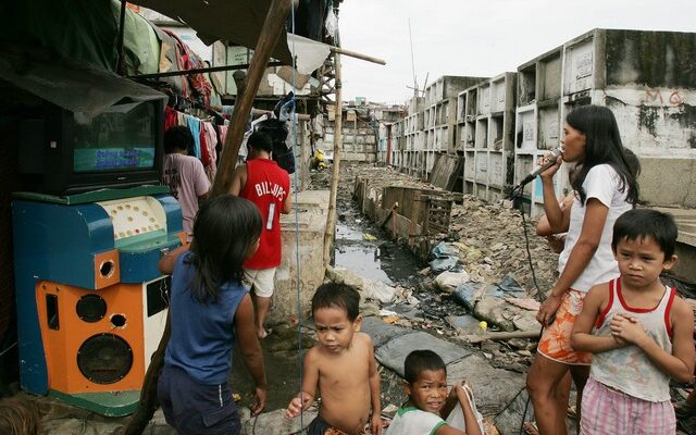 Φιλιππίνες: Οι αρχές σκέφτονται την απαγόρευση του καραόκε