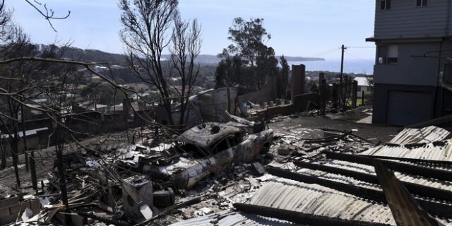 Αυστραλία: Πυρκαγιά κάνει στάχτη παραθαλάσσια πόλη