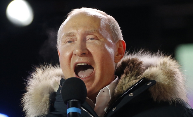 Η θριαμβευτική επανεκλογή Πούτιν, οι φωνές για νοθεία και οι αντιδράσεις της Δύσης