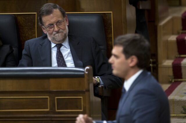 Ο Ισπανός ‘Μακρόν’ που στριμώχνει τον Ραχόι
