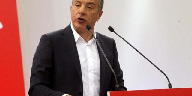 Θεοδωράκης στο Συνέδριο Κινήματος Αλλαγής: Οι συνεργασίες φέρνουν λύσεις