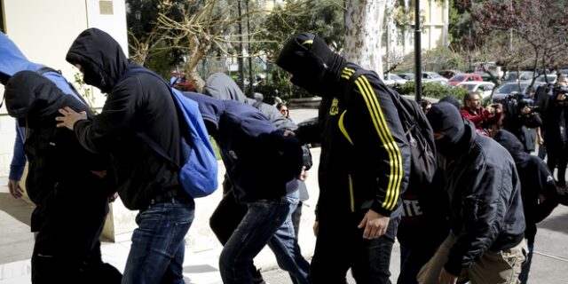 Ο ‘Τσαμπ’ της ‘Combat 18’ και ο ‘Λύκος’ της Χρυσής Αυγής επιβεβαιώνουν τη λογική των ‘συγκοινωνούντων δοχείων’