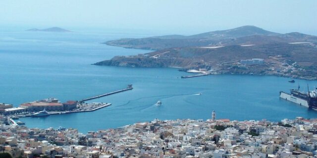 Στη Σύρο ο πρωθυπουργός εγκαινιάζει την ηλεκτρική διασύνδεση των Κυκλάδων