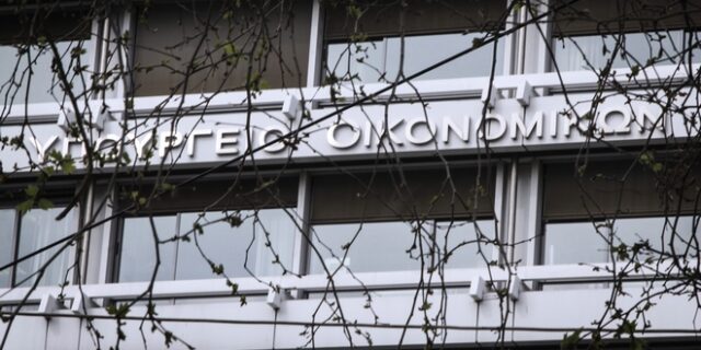 Σύντομα η ρύθμιση σε 120 δόσεις χρεών στο δημόσιο ως 250.000 ευρώ