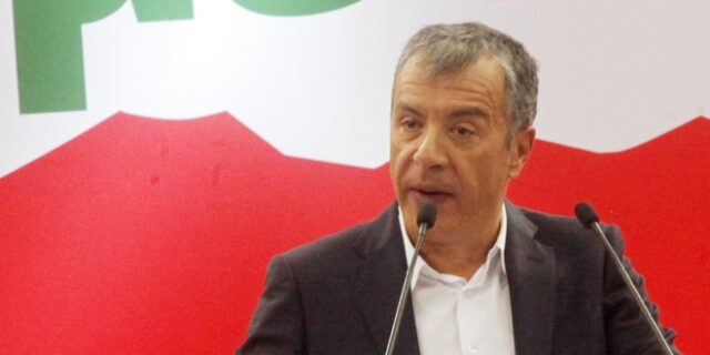 Θεοδωράκης: Δεν έχουμε λόγο να ταυτιστούμε με τις πολιτικές κανενός