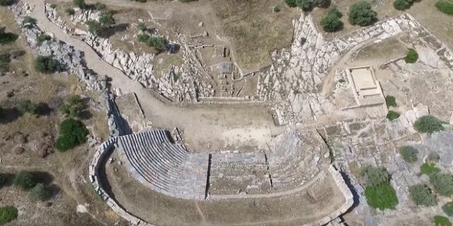 Βίντεο Drone: Μαγικές εικόνες από το Θορικό, το αρχαιότερο θέατρο του κόσμου