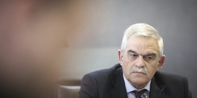 Ψάχνει αστυνομικούς για περιπολίες στο κέντρο της Αθήνας ο Τόσκας