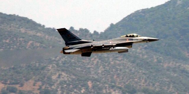 Τουρκικά μαχητικά παρενόχλησαν ελικόπτερο όπου επέβαινε ο αρχηγός ΓΕΣ