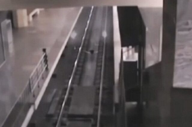 Ανατριχιαστικό βίντεο: Τρένο- φάντασμα κάνει στάση σε σταθμό στην Κίνα